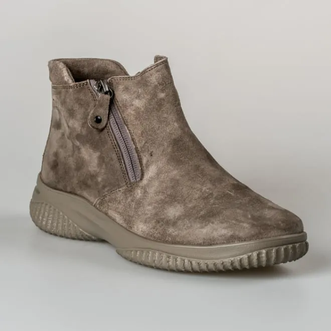 Hartjes 172.1803/30 ETHNO BOOT
